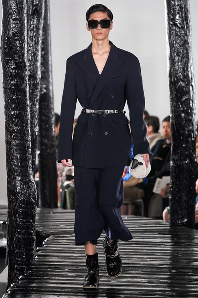Look 30